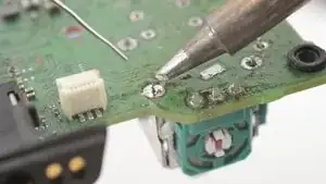 For full instructions on how to solder through-hole solder joints, <a href="../../Guide/How%2BTo%2BSolder%2Band%2BDesolder%2BConnections/750" target="_blank">follow this guide</a>.