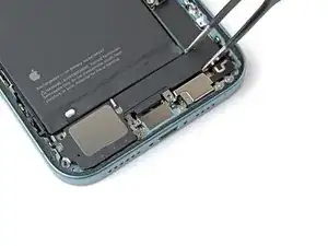 iPhone 16 Plus Loudspeaker Installation